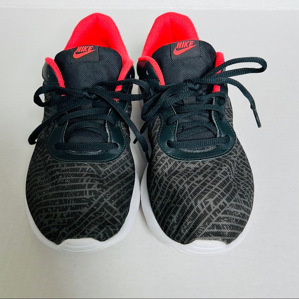 Nike Tanjun Anthracite Platinum Running Shoes Size 7Y or Womens 8.5